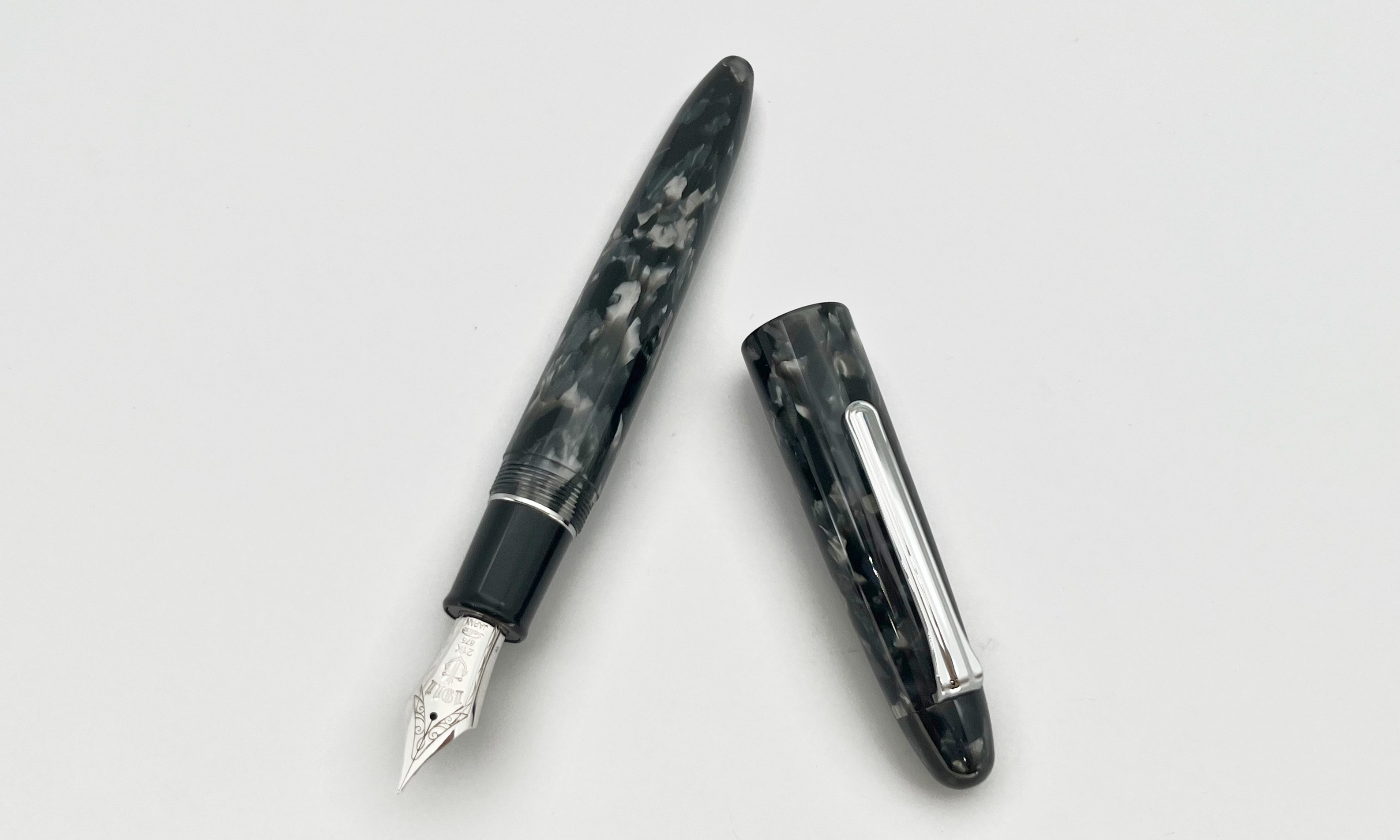 SailorKingofPensGreyMosaicRhodiumTrimFP_2